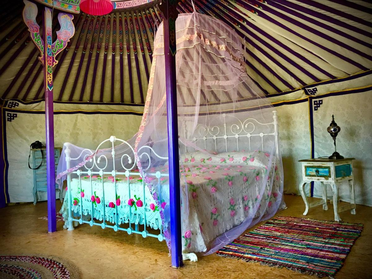 Exclusive Nirvana Yurts Glamping Tente de luxe *