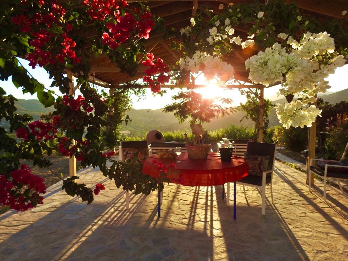 Tente de luxe Exclusive Nirvana Yurts Glamping