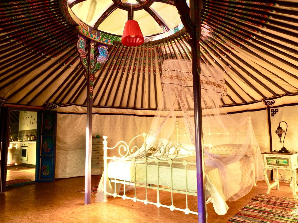 Exclusive Nirvana Yurts Glamping Tente de luxe